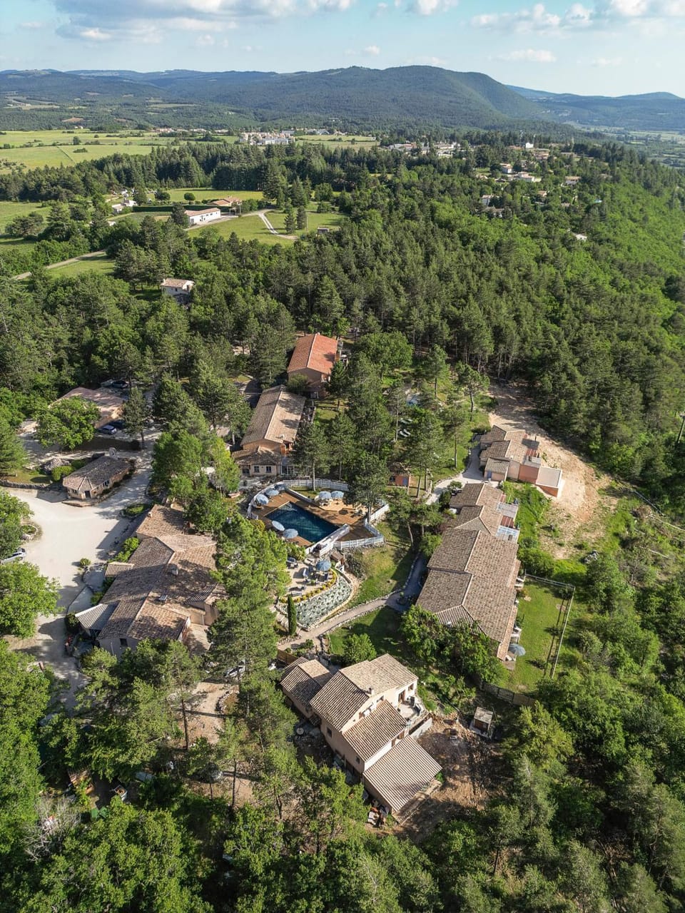 Property building, Natural landscape, Activities, Activities, Bird's eye view, Billiard, Garden, Hot Tub, Hot Tub, Sauna, Sauna, Fitness centre/facilities, Fitness centre/facilities, Cycling, Cycling, Mountain view, Location, Parking, fireplace, fireplace, internet, air conditioner, air conditioner