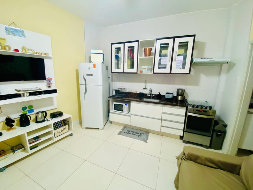 TV and multimedia, Kitchen or kitchenette, oven, stove, toaster