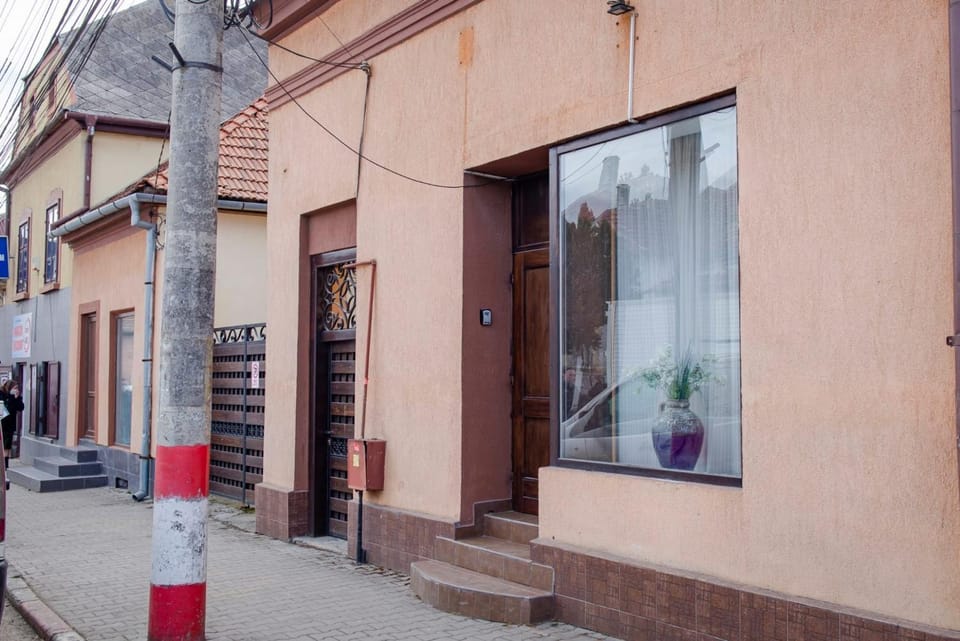Reghin Guest House Apartment in Romania