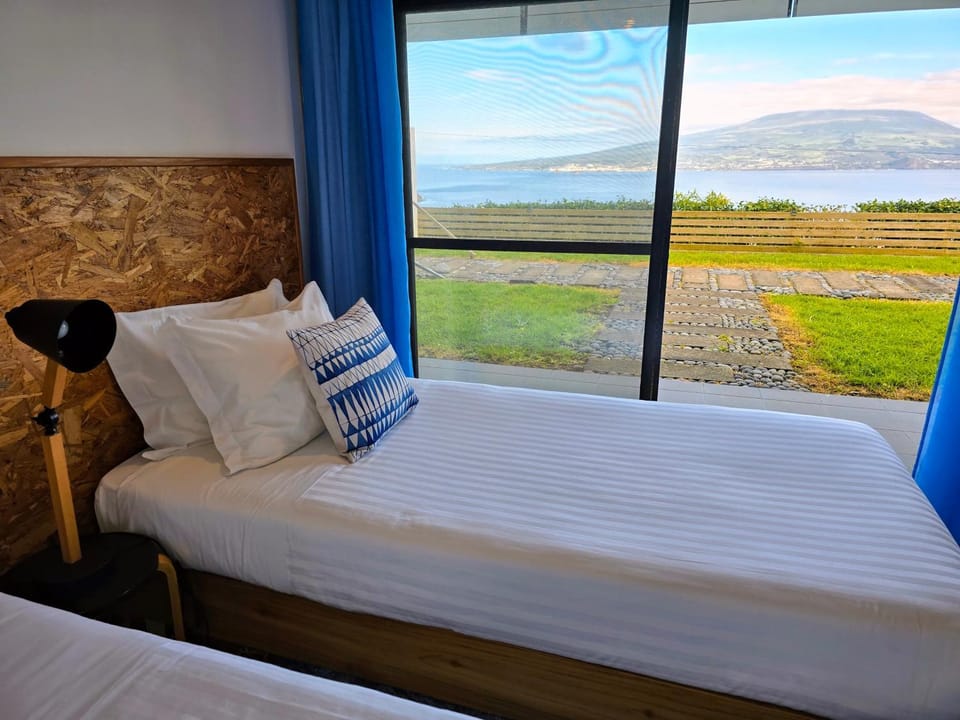 Bedroom, Mountain view, Sea view