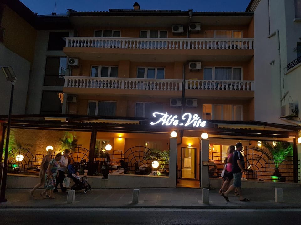 Facade/entrance