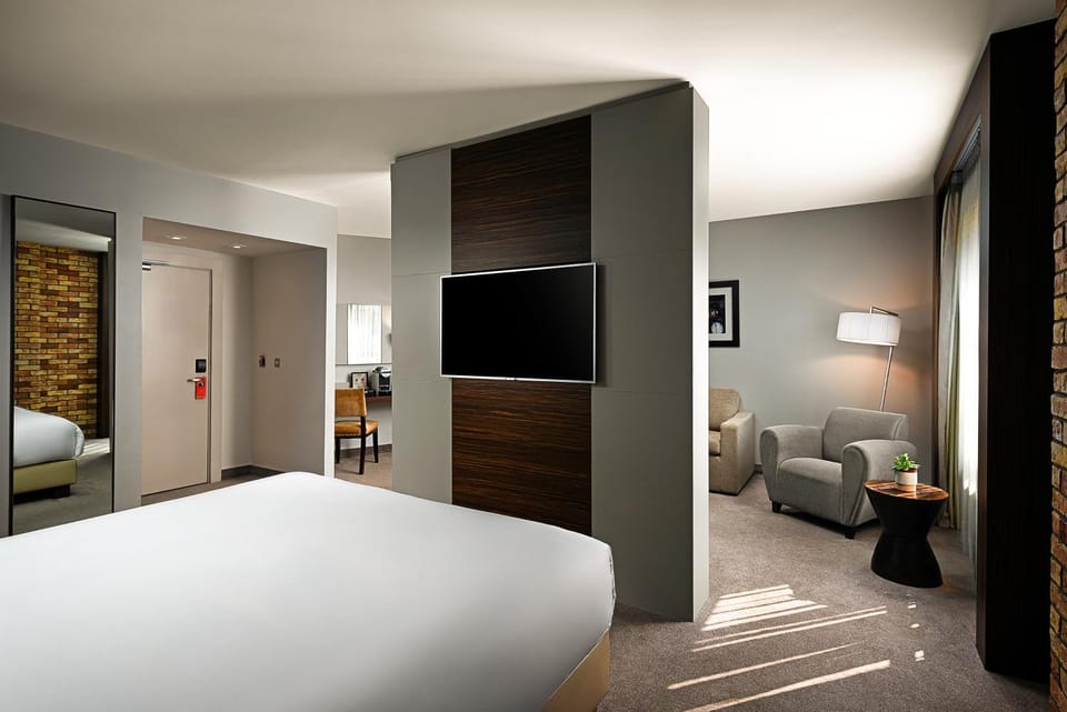 Bed, TV and multimedia, Coffee/tea facilities, Photo of the whole room, Bedroom, air conditioner