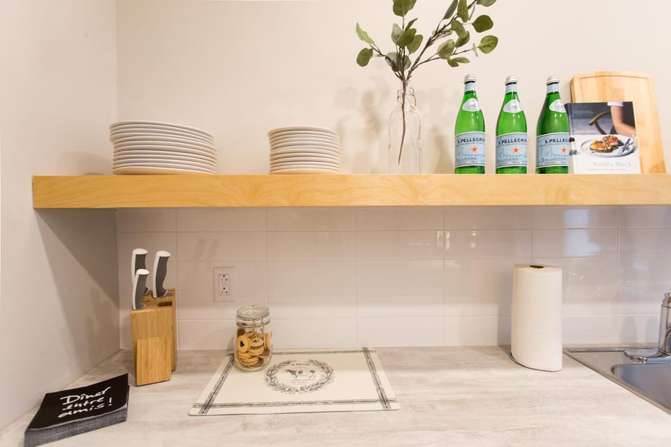 Kitchen or kitchenette, Decorative detail