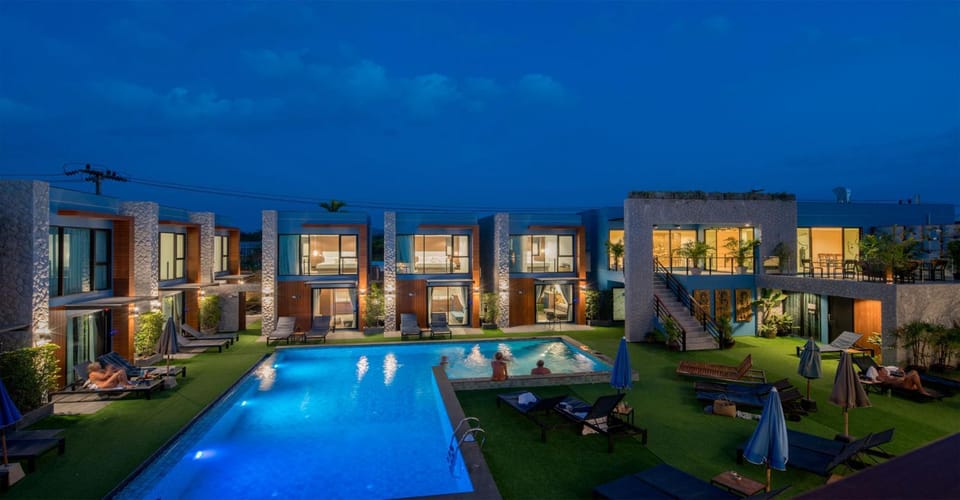 Property building, Swimming pool