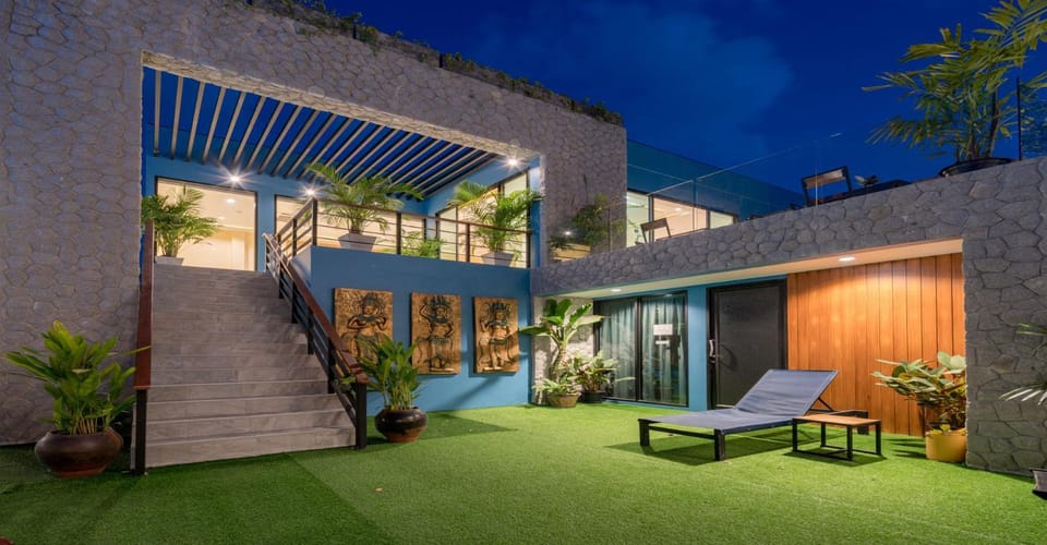 Property building, Facade/entrance, Garden