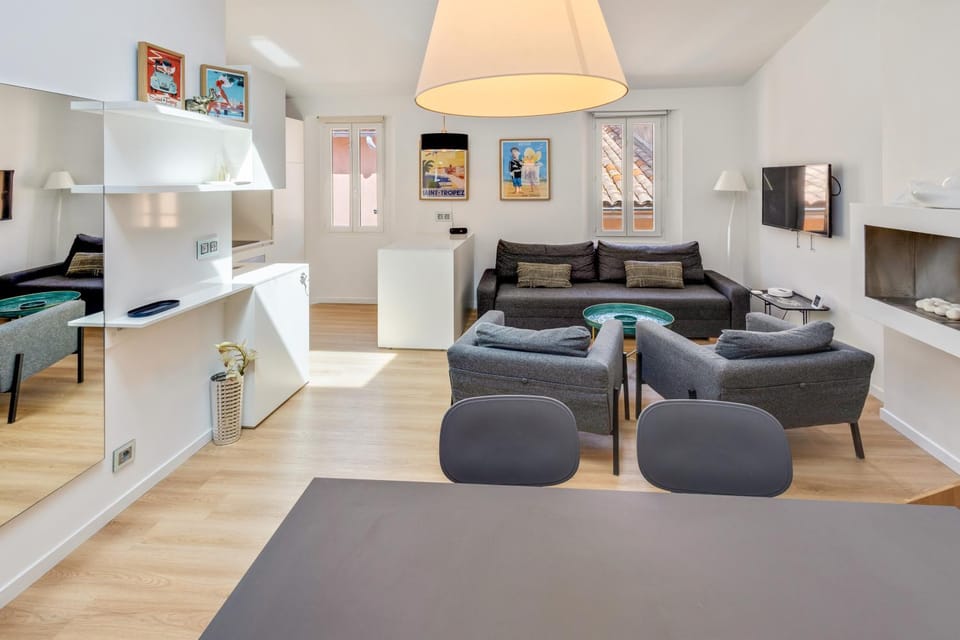 Communal lounge/ TV room, TV and multimedia, Kitchen or kitchenette, Living room, Seating area, Evening entertainment