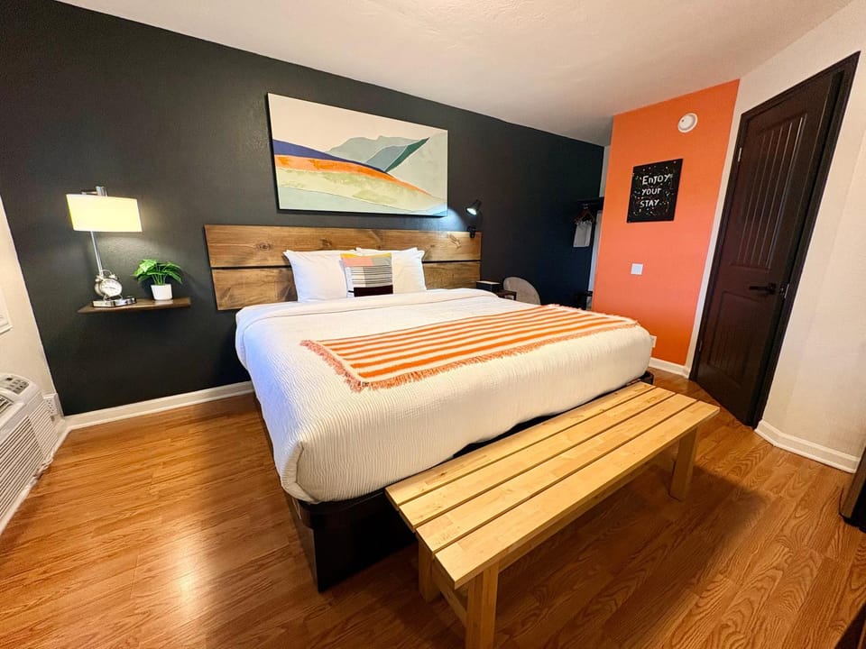 Bed, Photo of the whole room