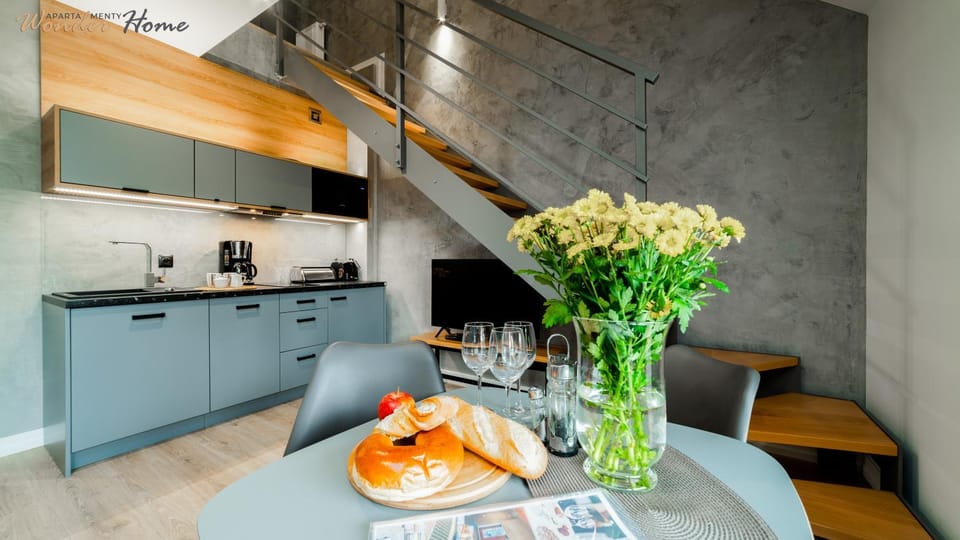 Coffee/tea facilities, Kitchen or kitchenette, Photo of the whole room, Decorative detail, Dining area, pet friendly, stove