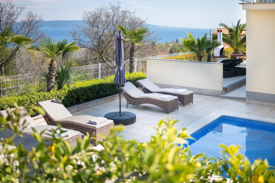 Patio, Day, Pool view, Swimming pool, sunbed