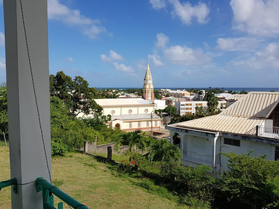 City view, Sea view