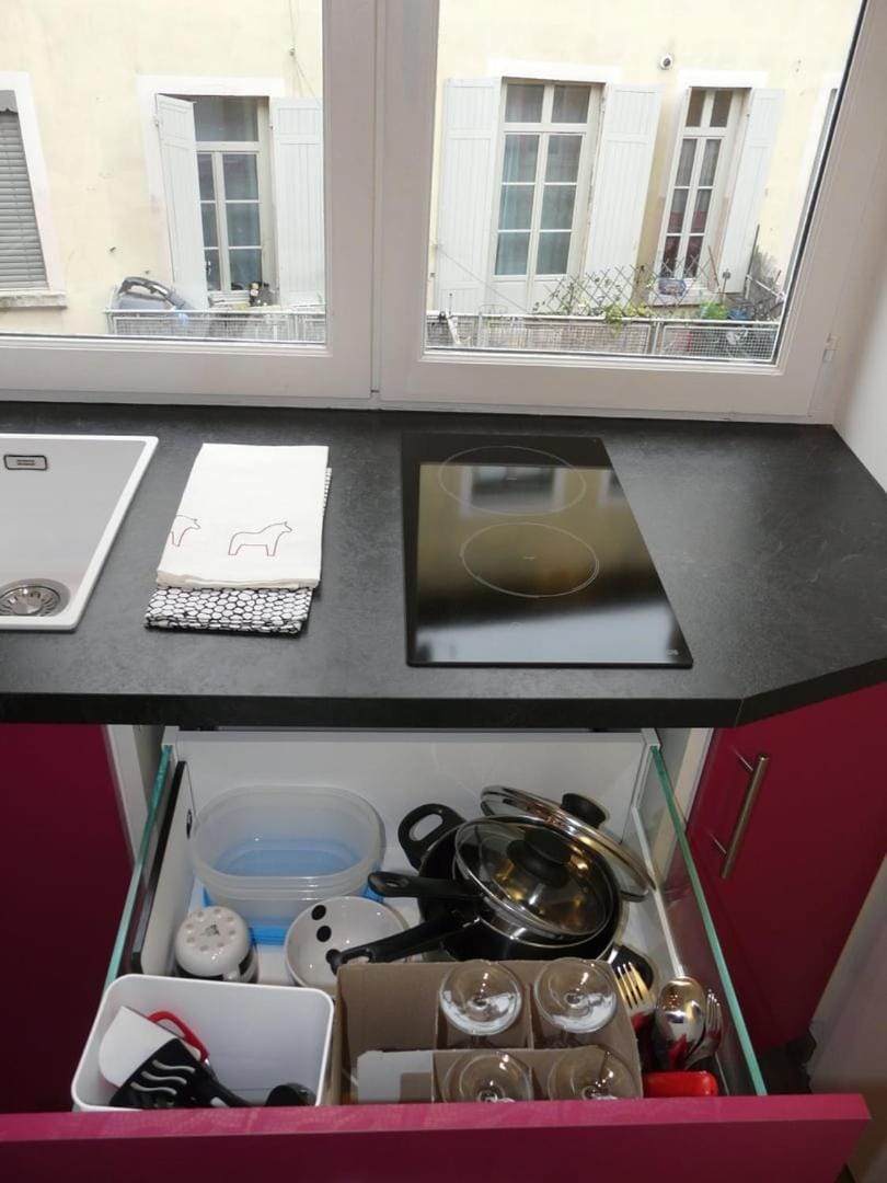Kitchen or kitchenette