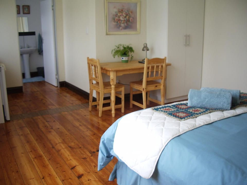 Dining area, Bedroom
