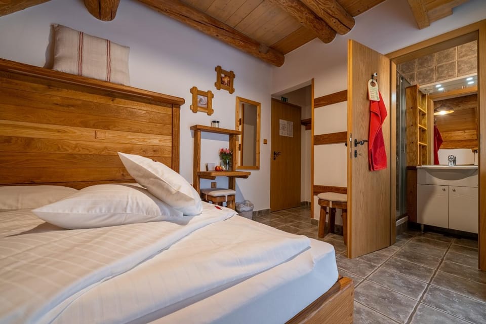 Bed, Bathroom, Photo of the whole room, Bedroom, towels, wardrobe