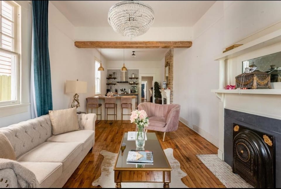 Elegant Renovated House With Relaxing Courtyard - Near FQ House in Ninth Ward