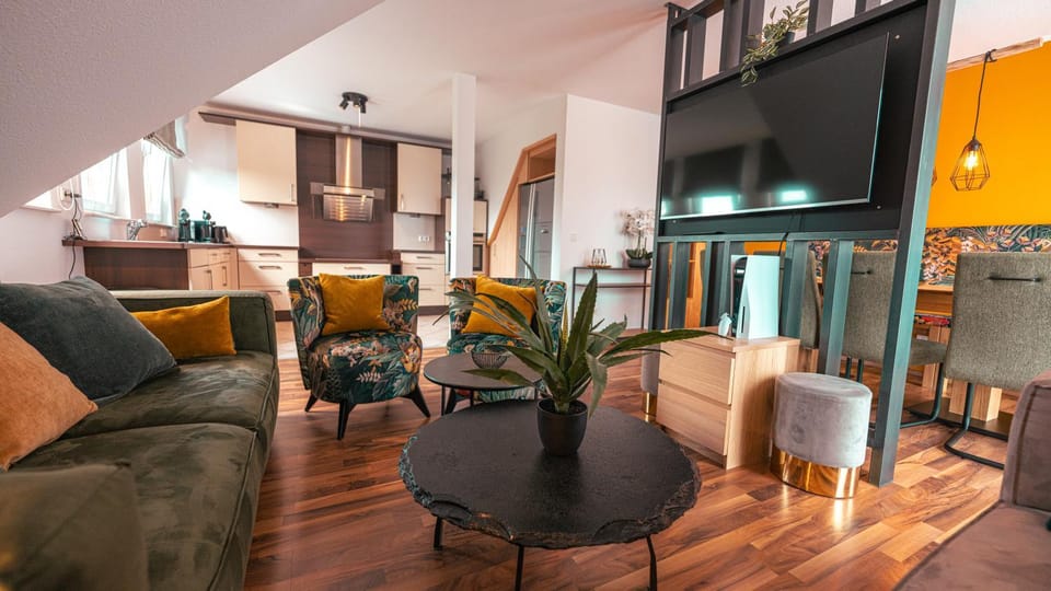 Living room, Seating area