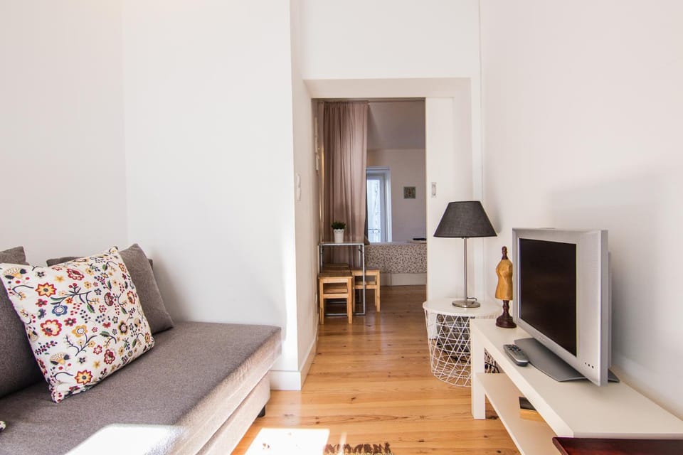 Communal lounge/ TV room, TV and multimedia, Living room, Seating area