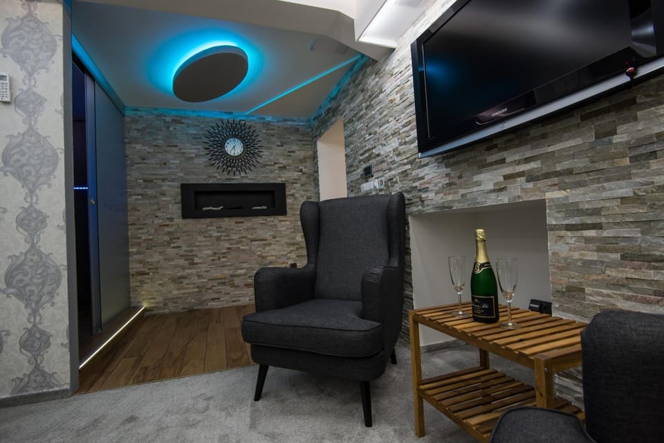 TV and multimedia, Living room, Alcoholic drinks
