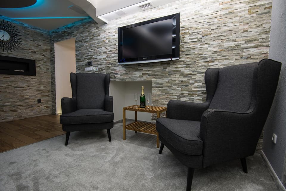TV and multimedia, Living room, Seating area