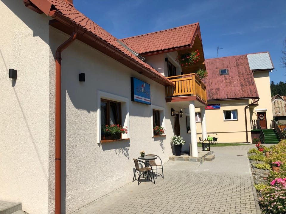 Property building, Facade/entrance, Property logo or sign, Property logo or sign, Garden, Balcony/Terrace, Area and facilities, Facility for disabled guests
