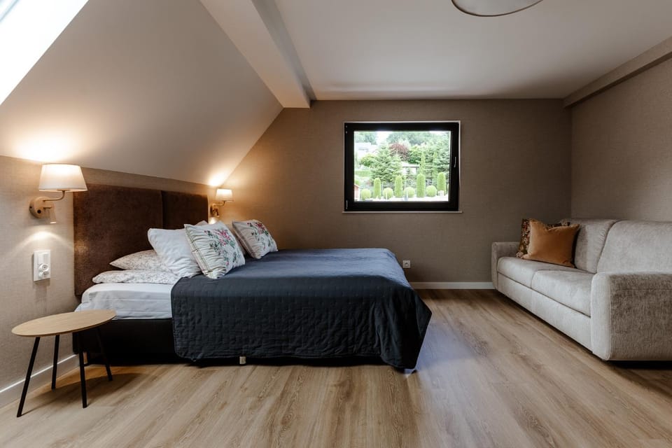 Bed, Photo of the whole room