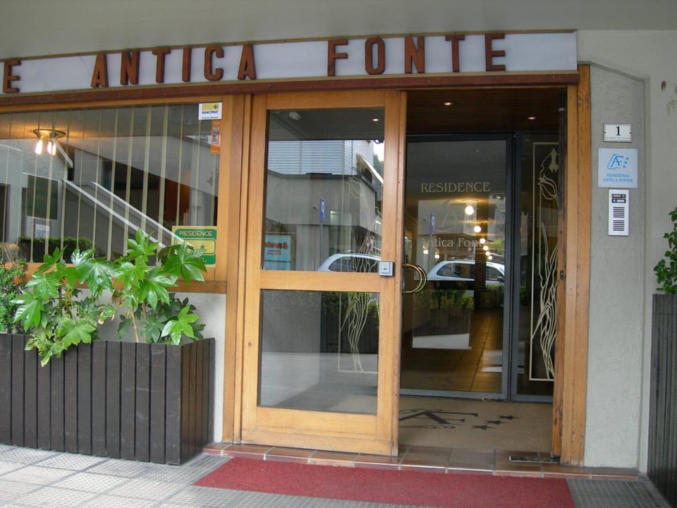 Facade/entrance