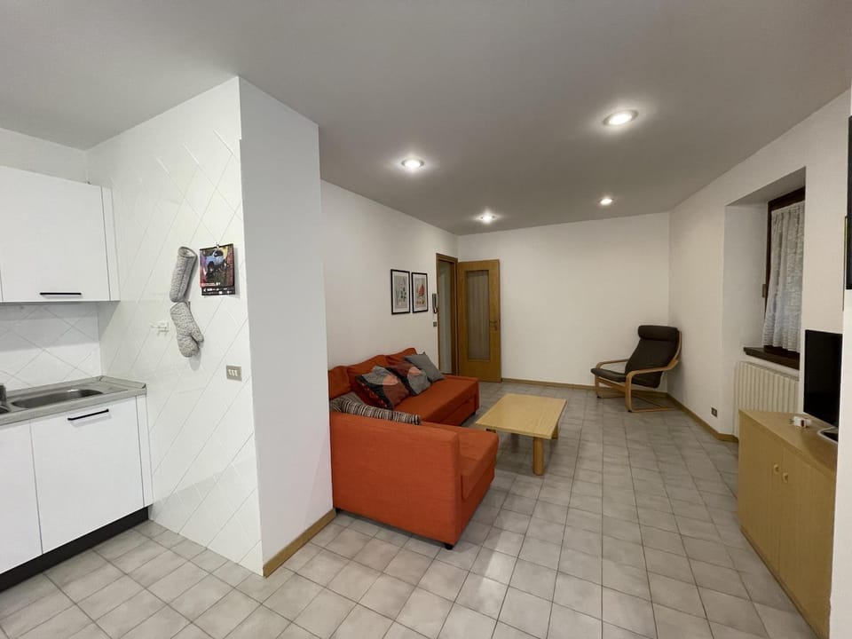 Communal lounge/ TV room, Living room