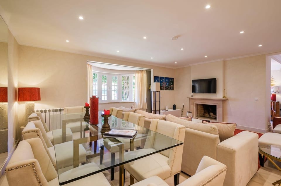 Seafront Unit 1 Villa in Cascais