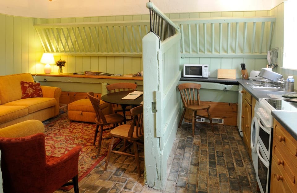 Kitchen or kitchenette, Living room, Dining area
