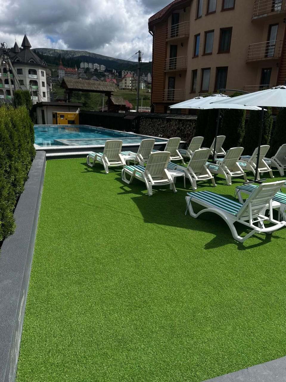 Pool view, Swimming pool, sunbed
