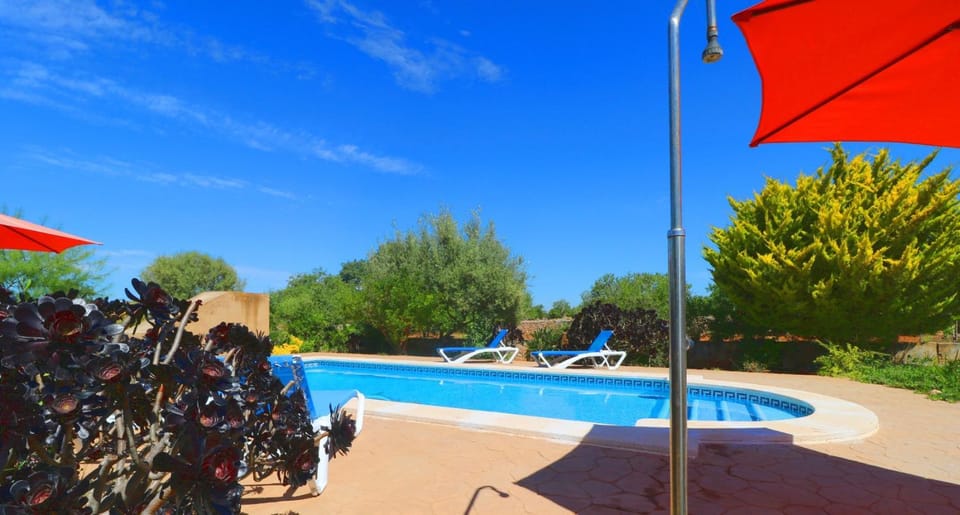 Can Cova Villa in Migjorn