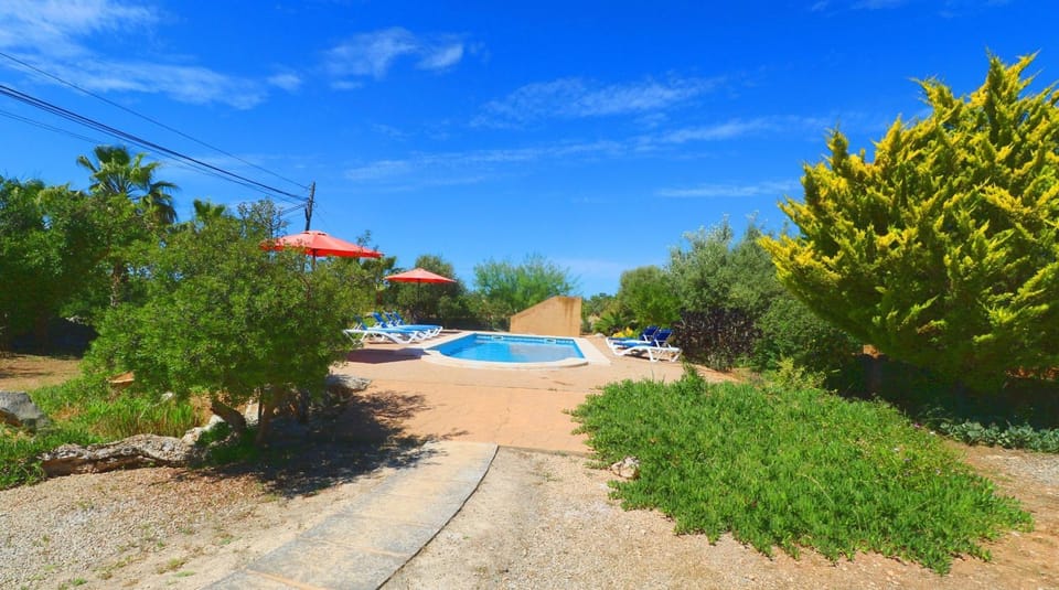 Can Cova Villa in Migjorn