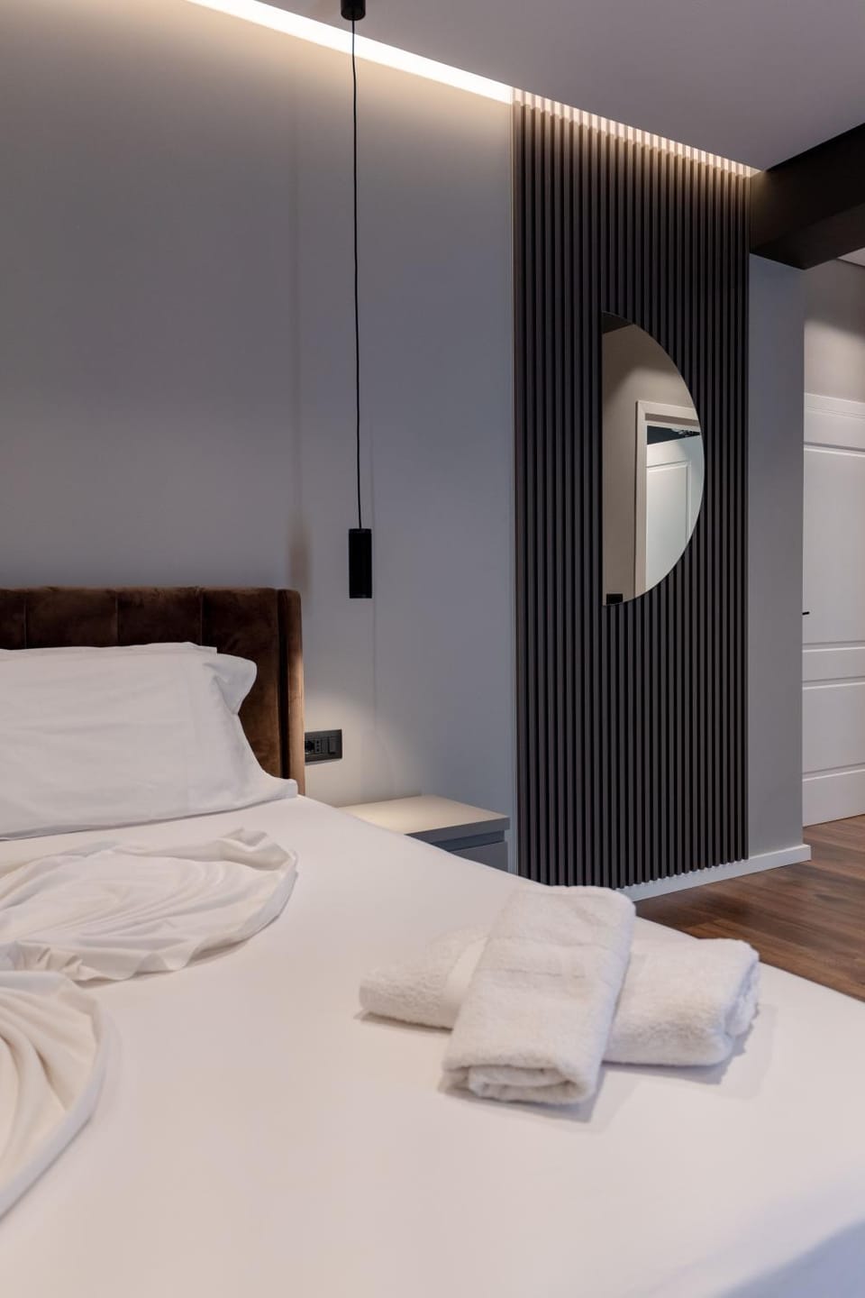 Bed, Photo of the whole room, towels