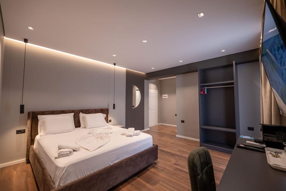 Bed, Bedroom, towels, wardrobe