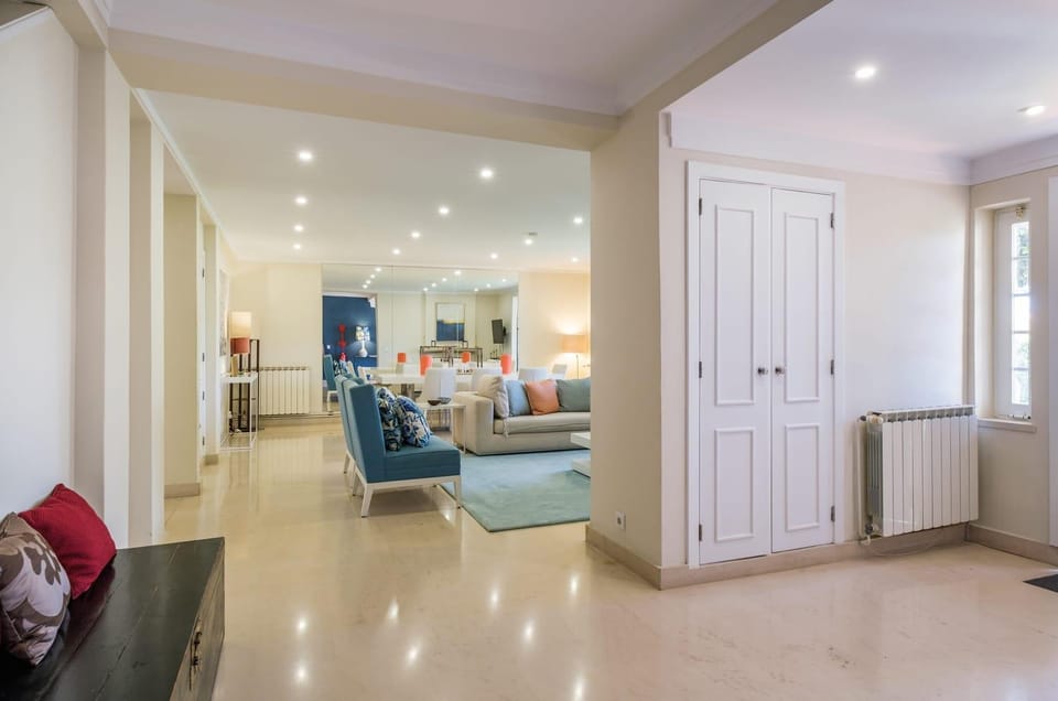 Seafront Unit 2 Villa in Cascais