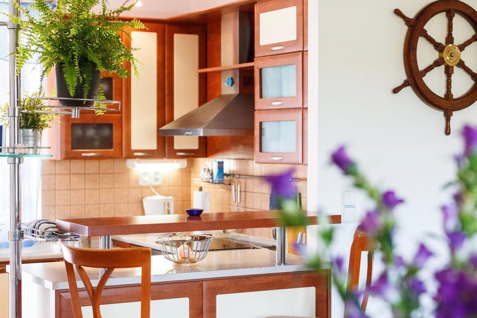 Coffee/tea facilities, Kitchen or kitchenette, Dining area