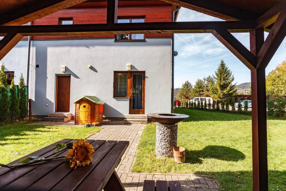 Property building, Day, Garden, Garden view