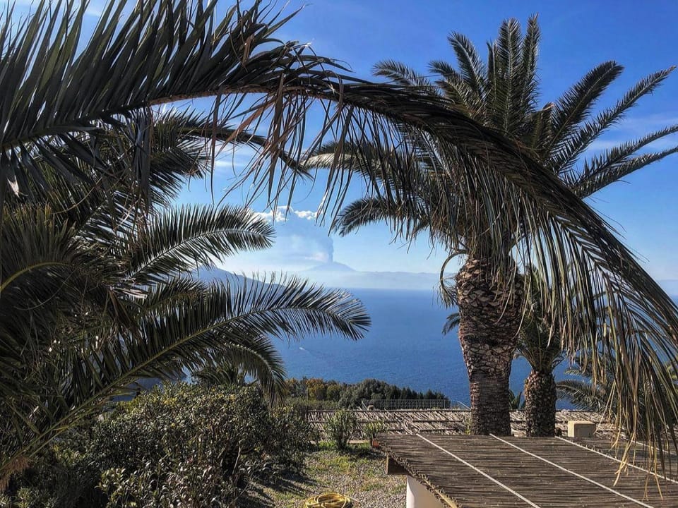 Natural landscape, Balcony/Terrace, Sea view