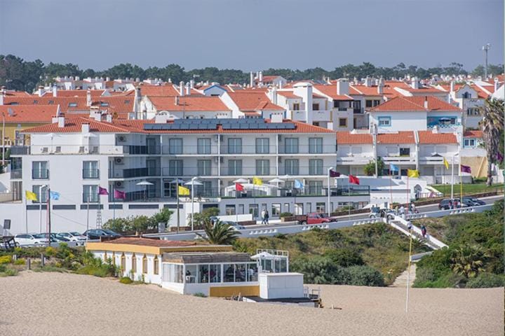 Property building, Natural landscape, View (from property/room), Beach, Garden view, Pool view, River view, Sea view, Street view, Swimming pool