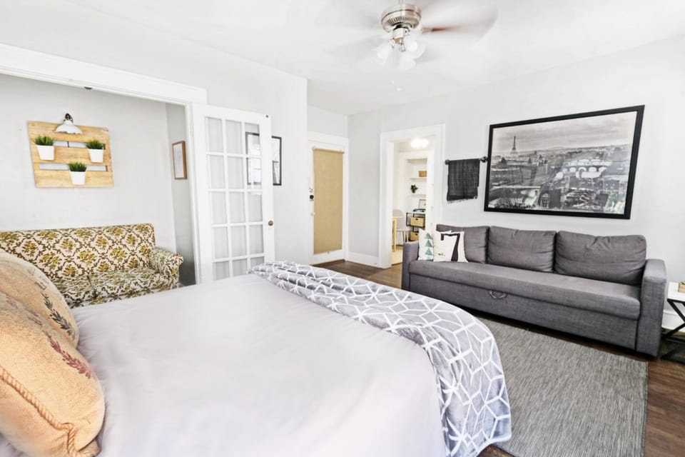 Global Cup Urban Convenience Studio Flat Apartment in Dallas