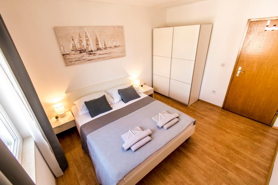 Bed, Photo of the whole room, Bedroom, wardrobe