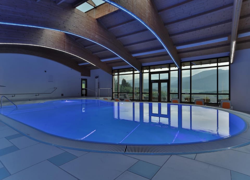 Mountain view, Swimming pool