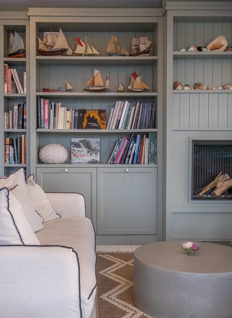 Lounge or bar