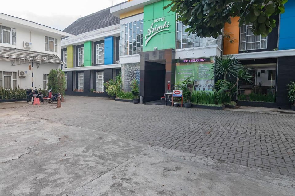 Facade/entrance