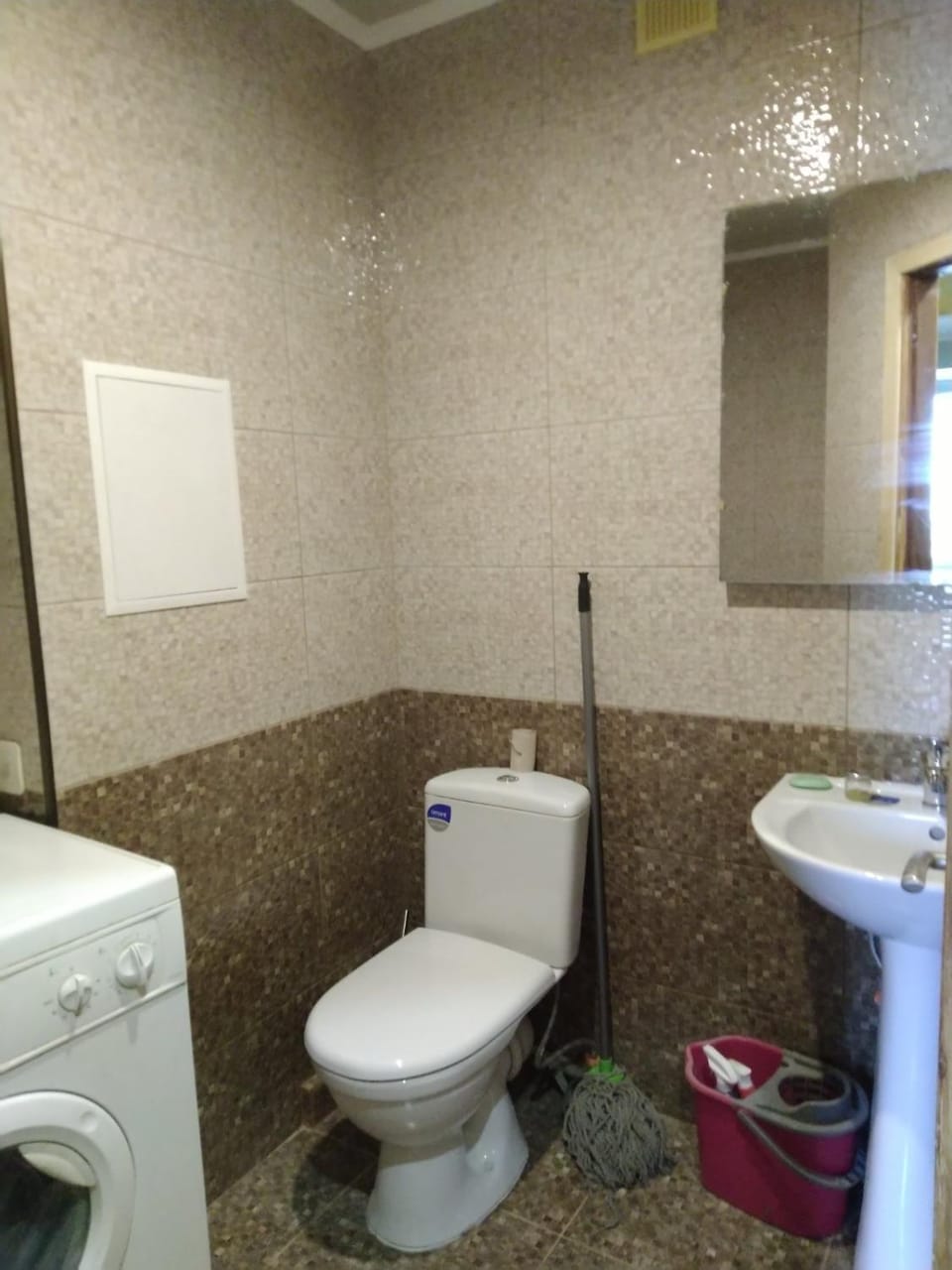 2 комн кв юзр с кондиционером, раздел комнаты Apartment in Ukraine