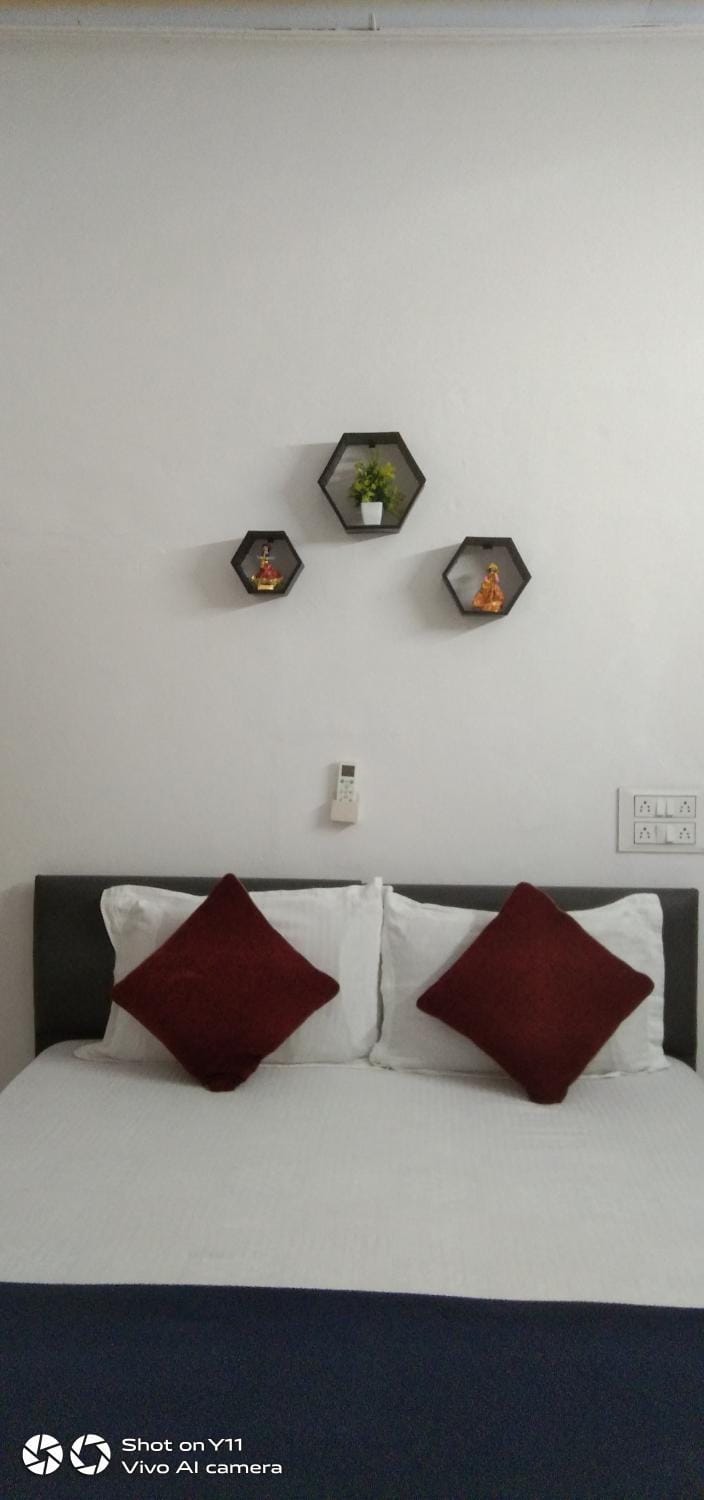 Gurukrupa Bunglow Bed and Breakfast in Gujarat