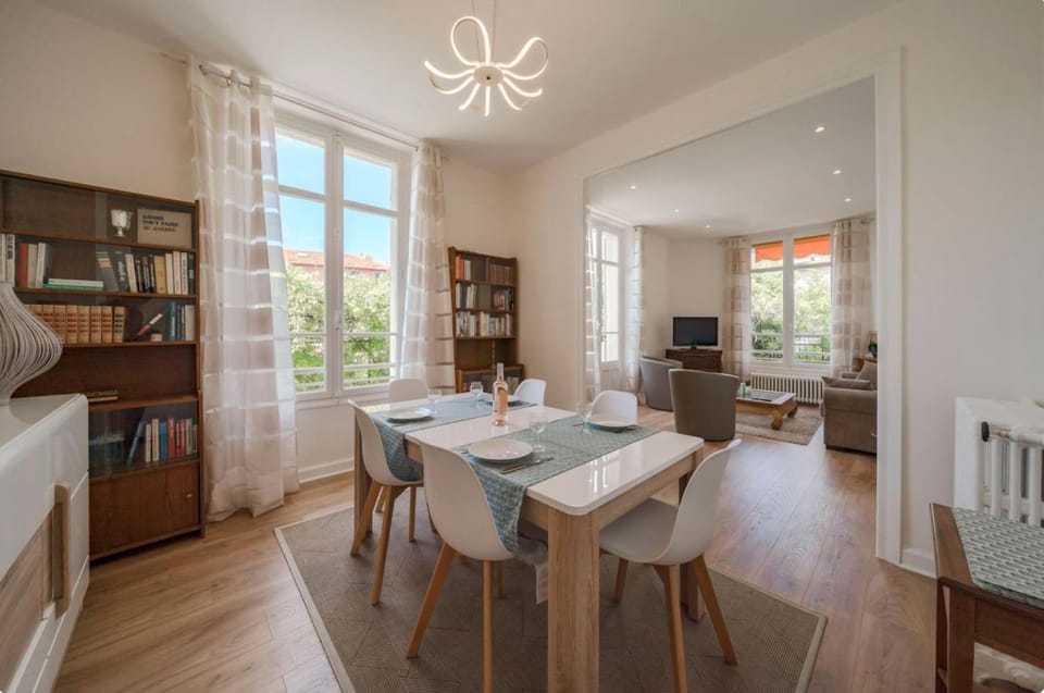 les néfliers Villa in Cannes
