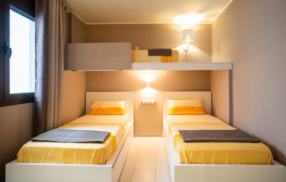 Bed, Photo of the whole room, Bedroom, bunk bed