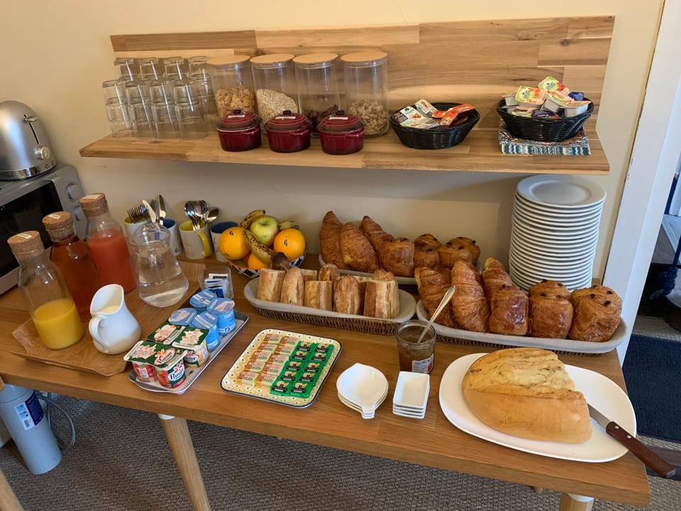 Breakfast, Buffet breakfast