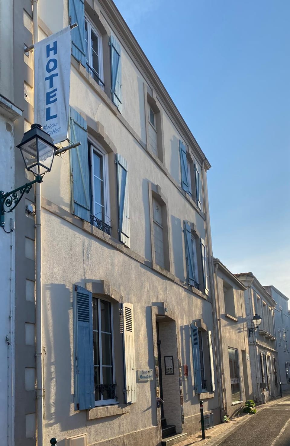 Property building, Facade/entrance