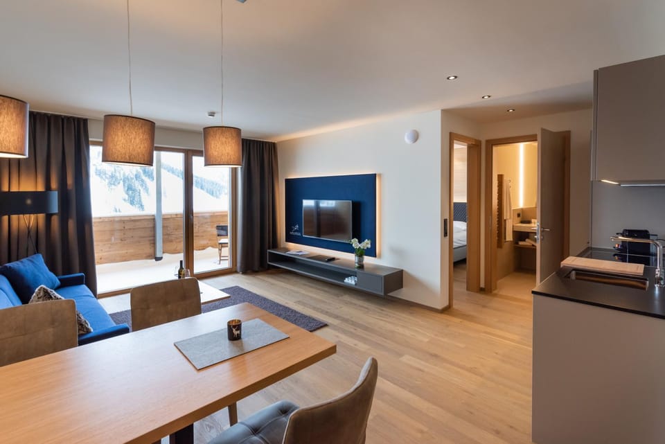 Kitchen or kitchenette, Living room